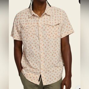 NWT Howler Bros Open Country Tech Shirt Medium M Rancher Floral Sand Pearl Snap